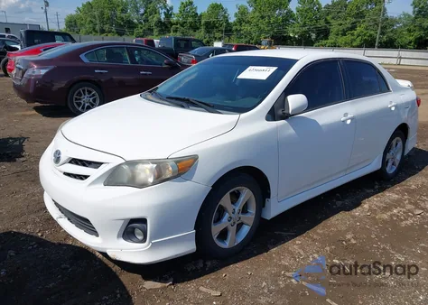 2013 Toyota Corolla S z USA, uszkodzony, nr VIN 2T1BU4EE5DC952447